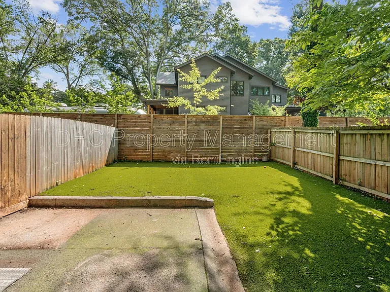 402 S Columbia Dr #B — Photo 9