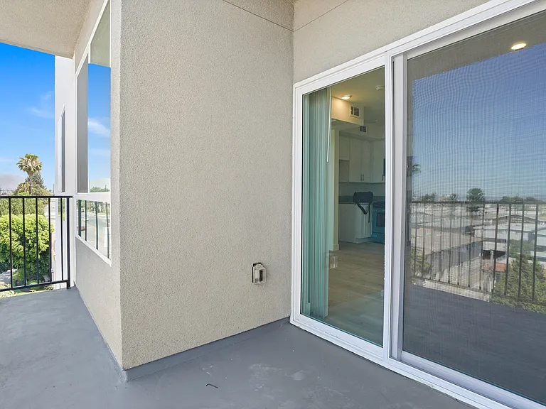 8802 Van Nuys Blvd #304 — Photo 2