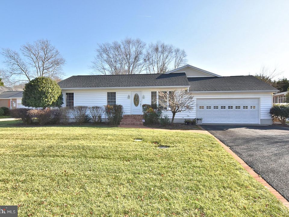 1st image of 205 Loganberry Ln