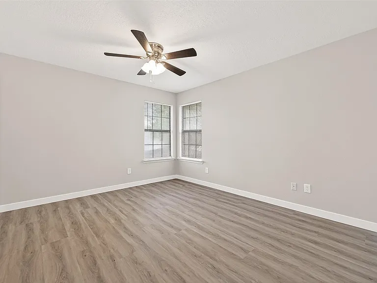 8617 Mapletwist St — Photo 32