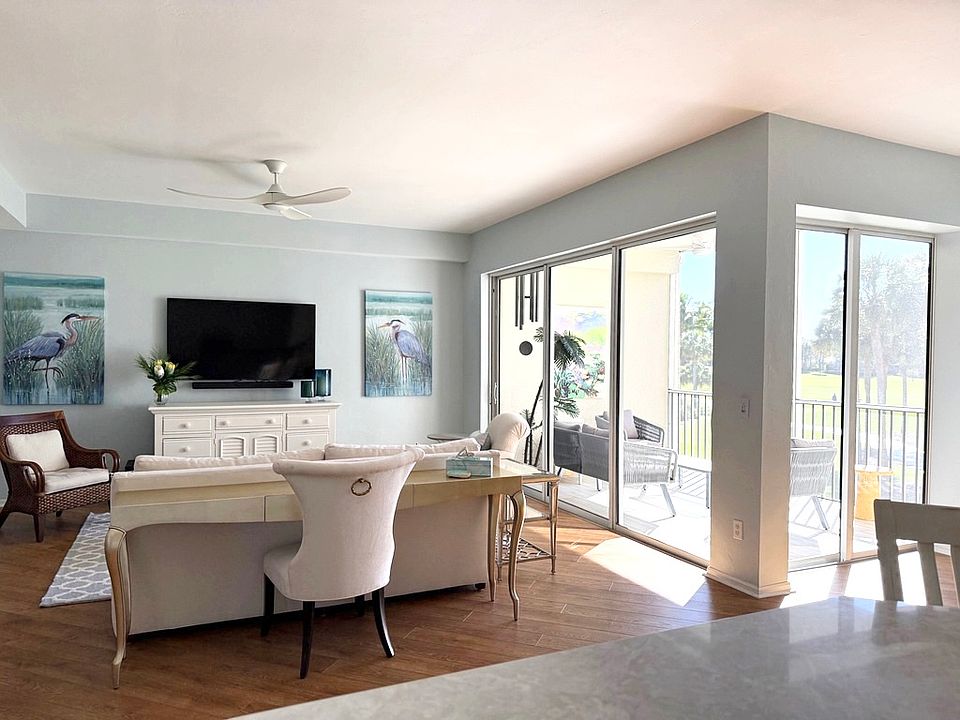 Open floor plan living room