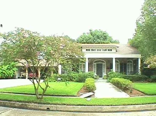 249 Brockenbraugh Ct, Metairie, LA 70005