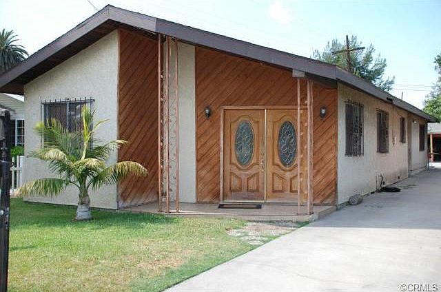 1st image of 4817 E 60th Pl