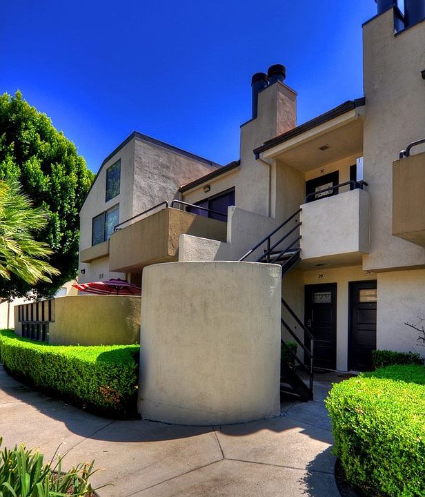 1st image of 13115 Le Parc Blvd #32