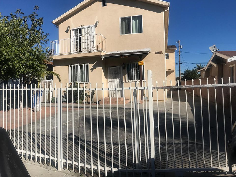 1st image of 809 E 88th Pl
