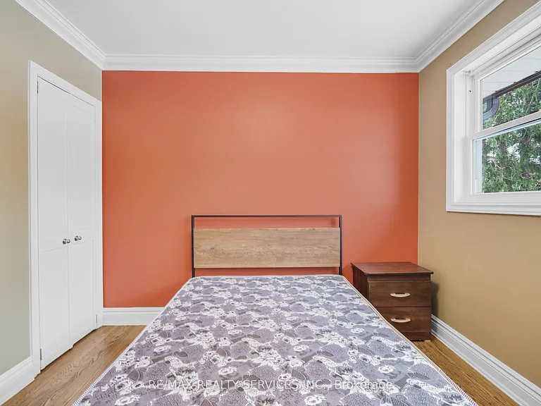 185 Burlington St — Photo 12