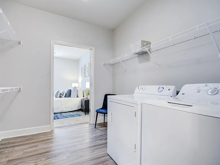 McKenzie Park Apartments — Photo 9