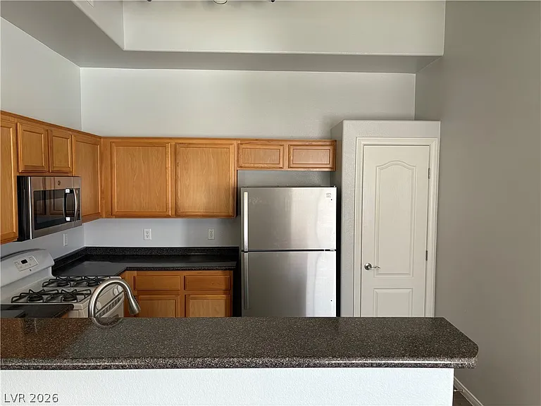 2305 W Horizon Ridge Pkwy #1324 — Photo 6