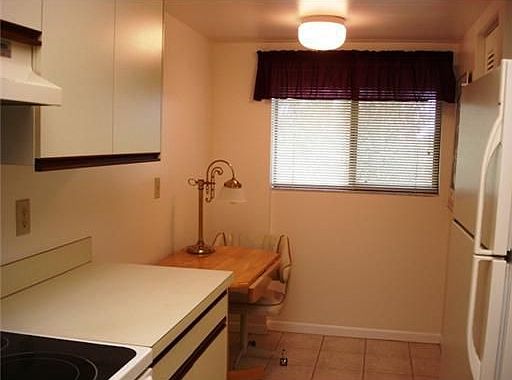 3rd image of 1738 Golfview Dr