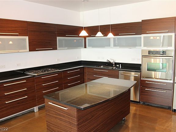 2nd image of 900 Las Vegas Blvd S Unit 906