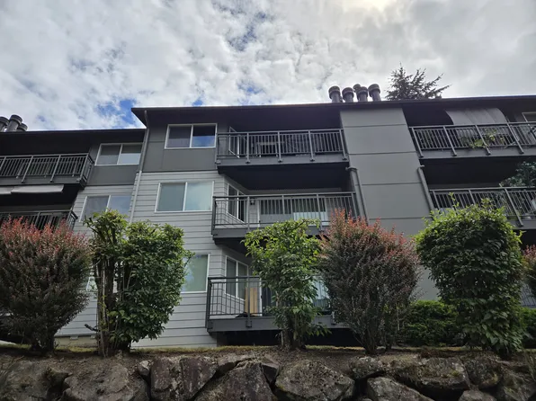 12717 NE 116th St #D-202, Kirkland, WA 98034