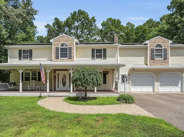 97 Eastern Ave, Leominster, MA 01453