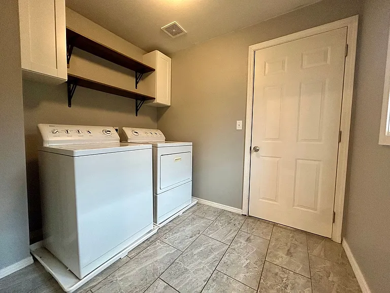 3001 NE 160th Ct — Photo 6