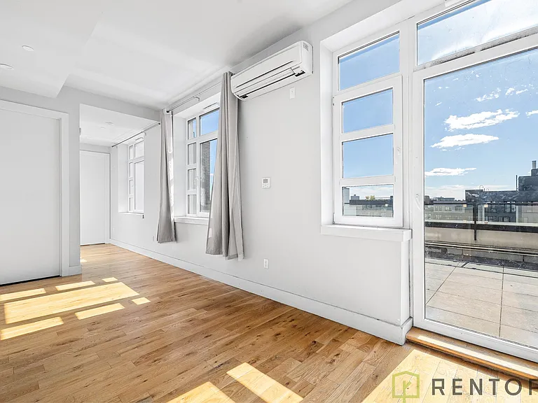 1003 Greene Ave #7I — Photo 4