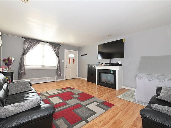 4th image of 3135 Avenue W