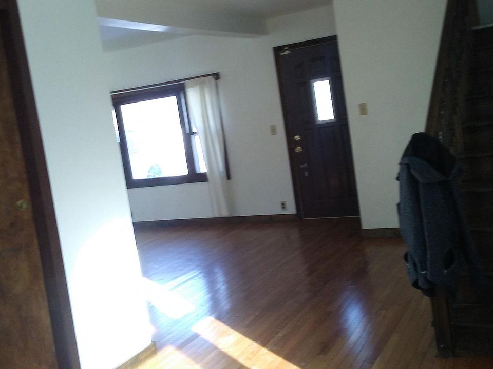 2nd image of 1850 6th St