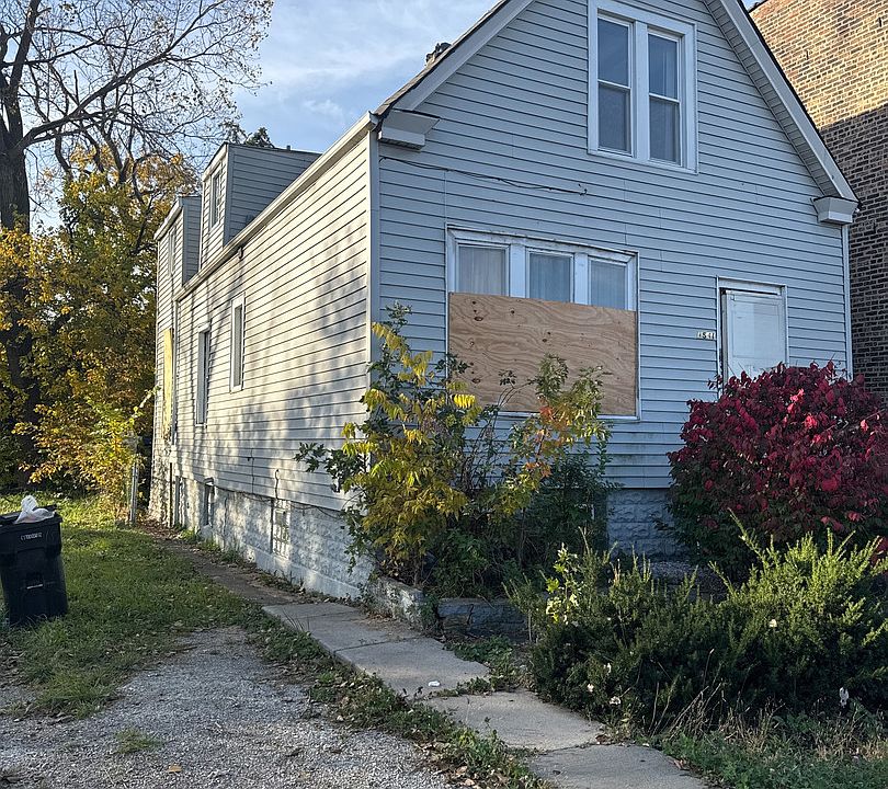 2nd image of 1541 W Marquette Rd