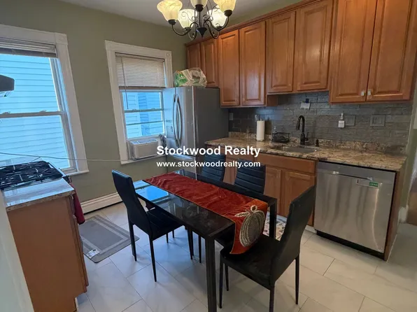 3 Spring Garden St #3, Dorchester, MA 02125
