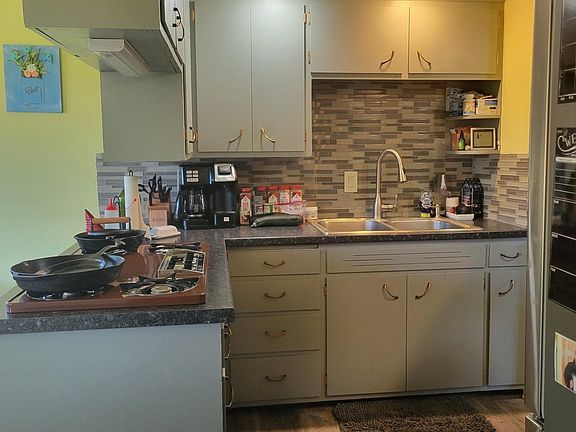 5th image of 1014 Poplar St