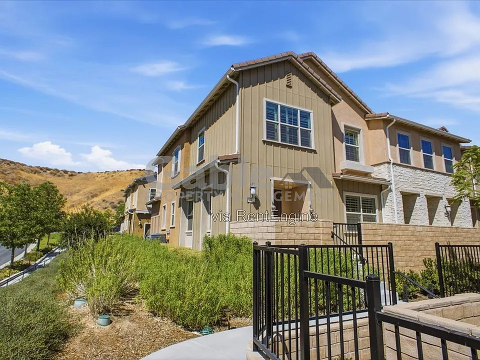 26425 Choral Ln