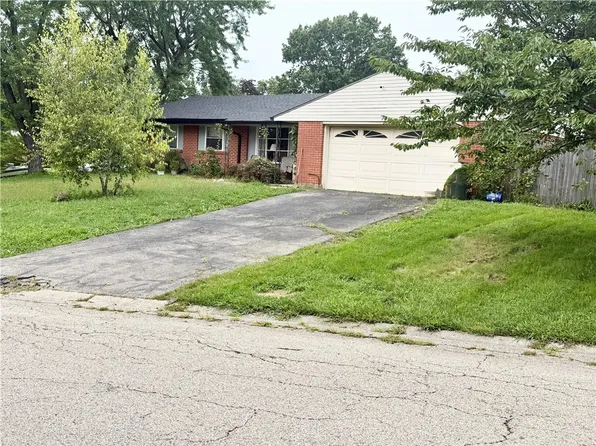 2611 Flowerstone Dr, Dayton, OH 45449