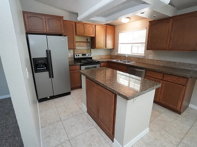 698 S Berwick Dr — Photo 17
