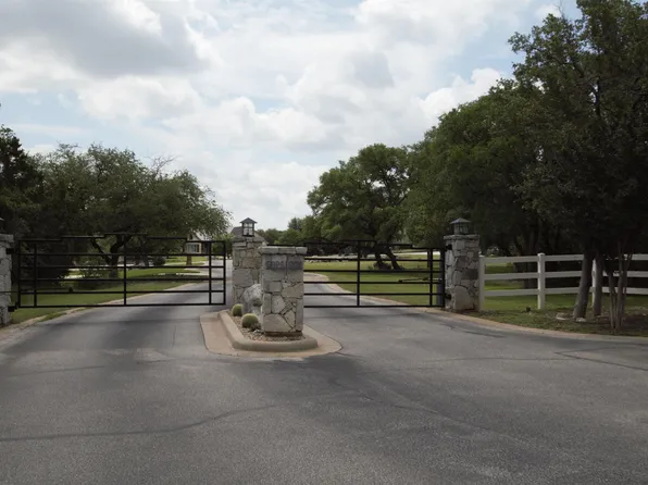 101 Creekside Cove, Marble Falls, TX 78654