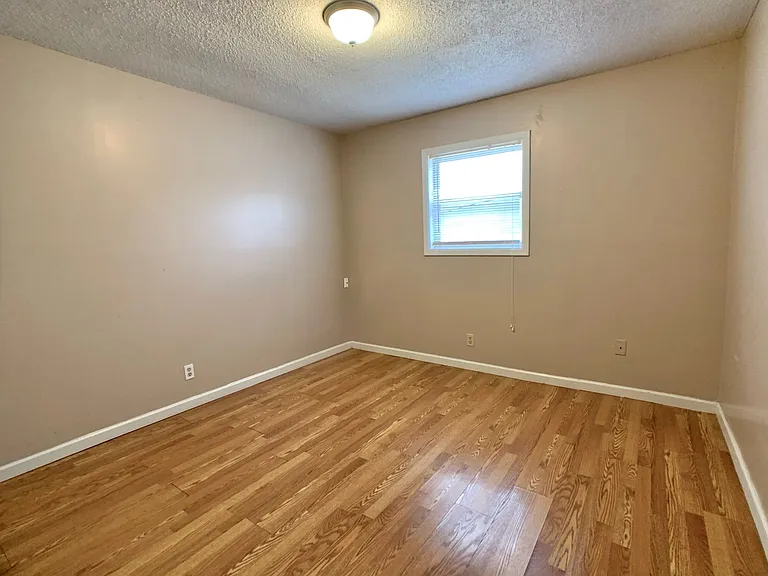 1304 Sunnyside Ave — Photo 5
