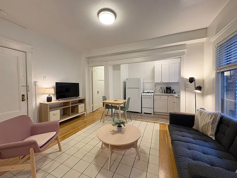 Virginian Apartments — Photo 62