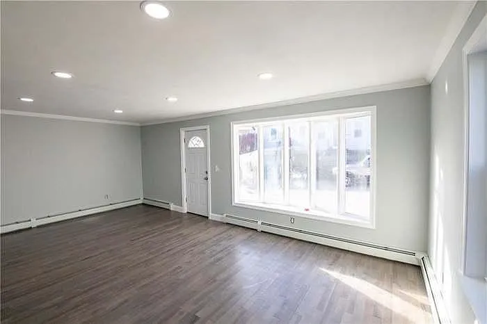 11 Highland Ave — Photo 2