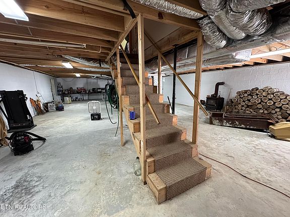 51st image of 439 Elvira Ln