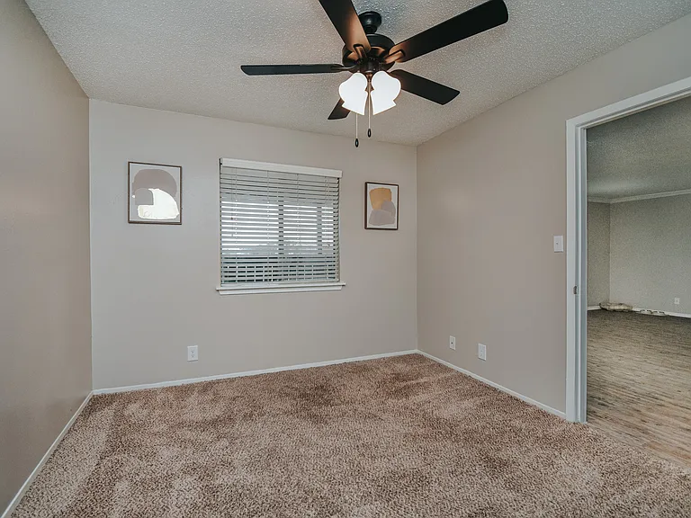 Parkwood Apartments — Photo 49