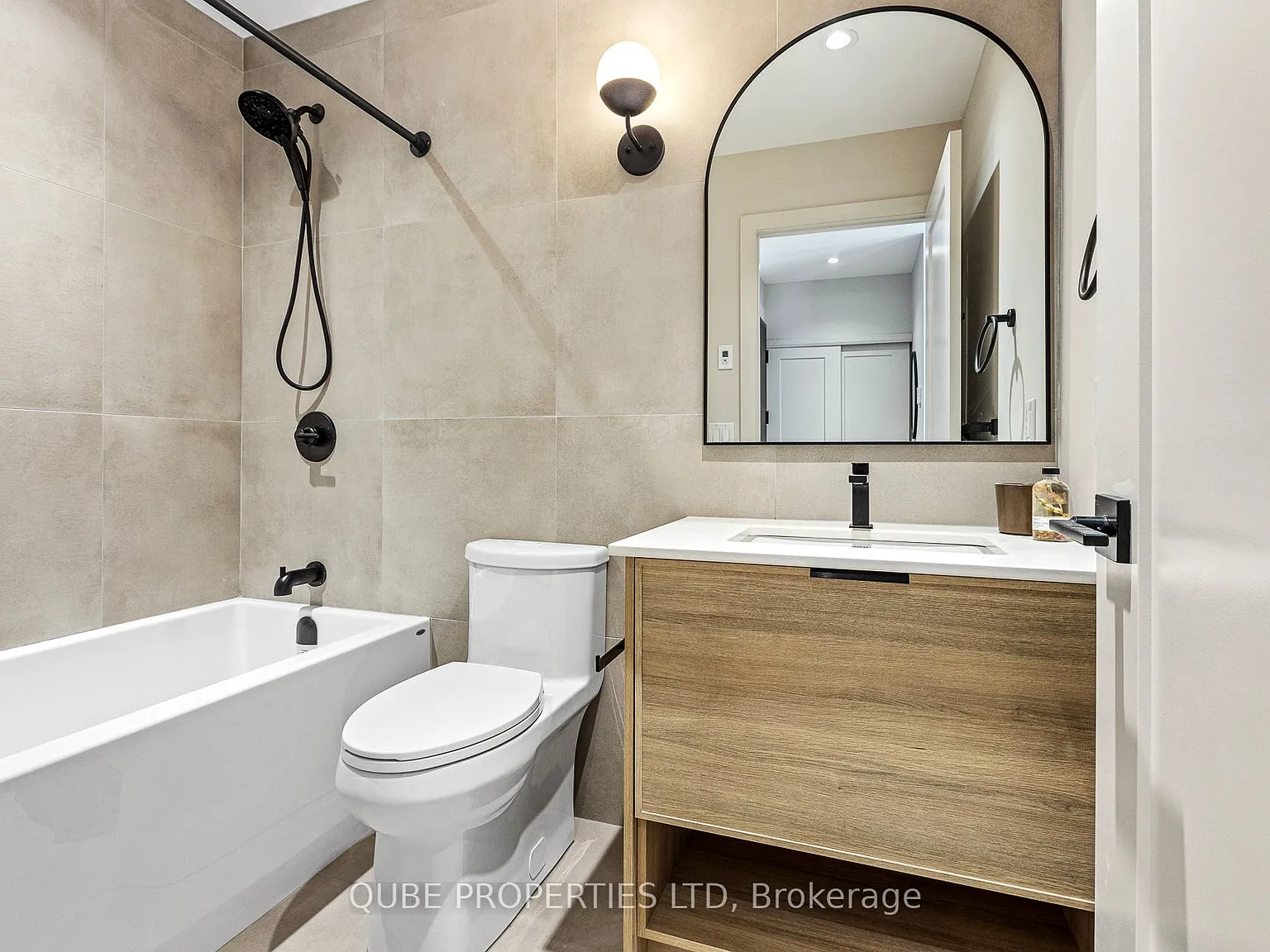 1185 Beaverwood Rd — Photo 4