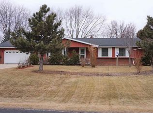 500 W Seneca Dr, Appleton, WI 54911