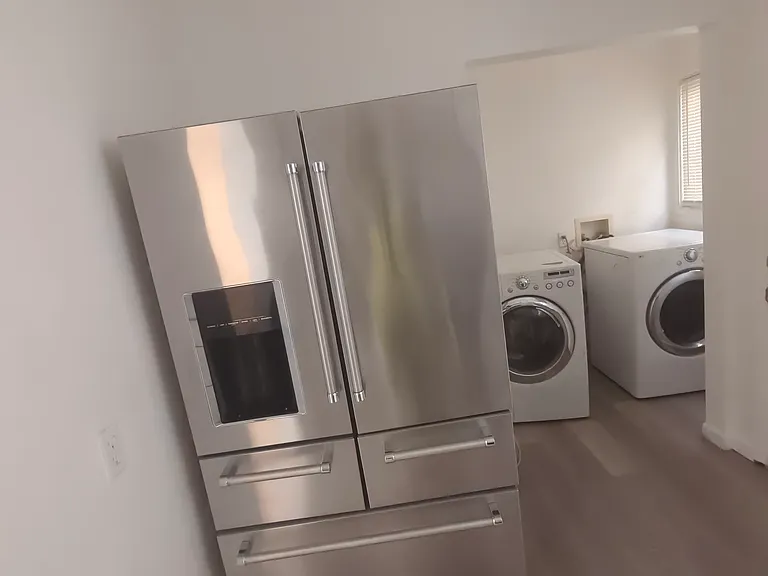 Fridge with Washer/Dryer