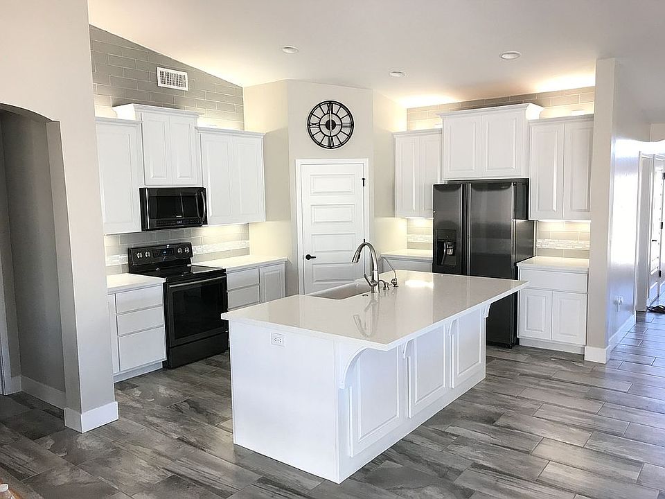 2nd image of 3123 Iroquois Bay