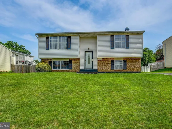 110 N Garfield Rd, Sterling, VA 20164