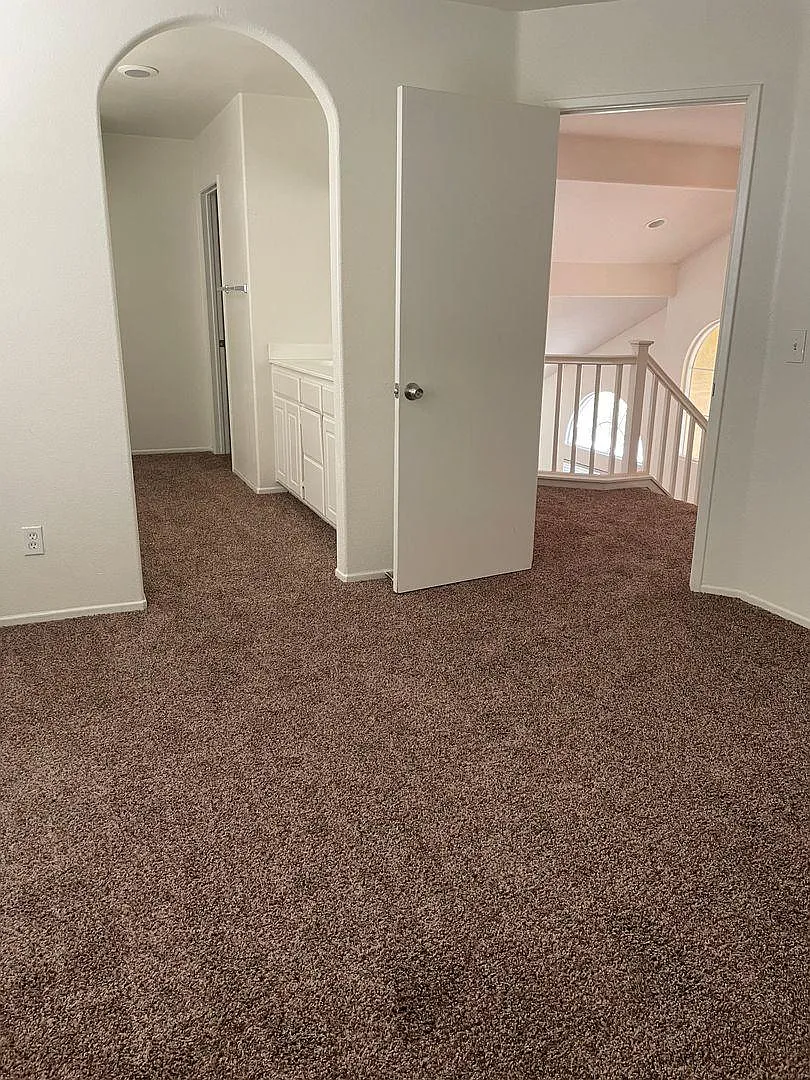 4 bed, 1707 sqft, $2,495 — Photo 2