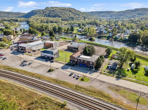 450 Latrobe Ave, Confluence, PA 15424