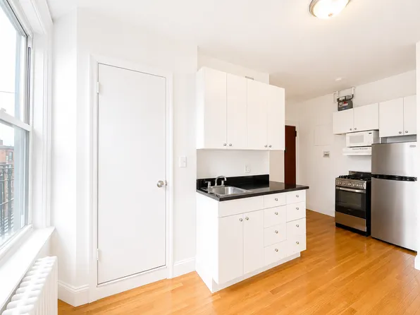 150 Sullivan St APT 38, New York, NY 10012