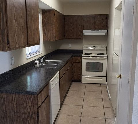2nd image of 2944 Jackson St APT 8