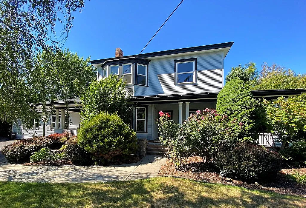 5603 W Lincoln Ave photo 1