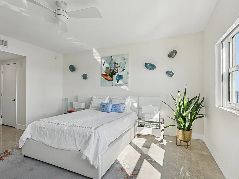 2640 Lake Shore Dr #2312 — Photo 30
