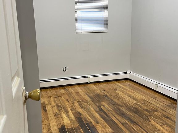 3rd image of 986 Tinton Ave #C