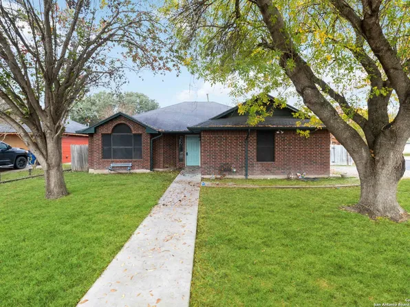 22 SALADO DR, New Braunfels, TX 78130