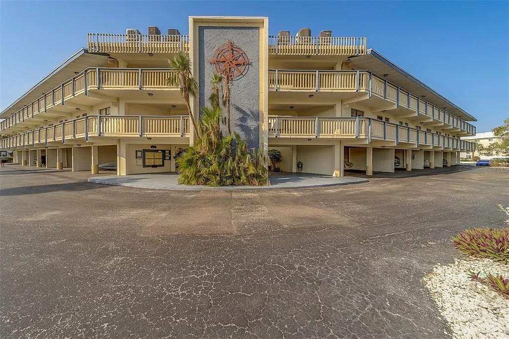 2 bed, 2.0 bath, 1110 sqft, $3,500 — Photo 2