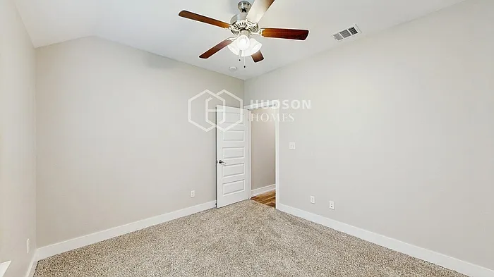 318 E Lake St — Photo 20