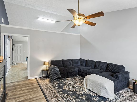 2nd image of 821 Neptune Ct