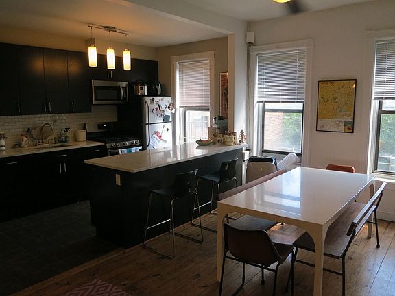 3rd image of 170 15th St #3