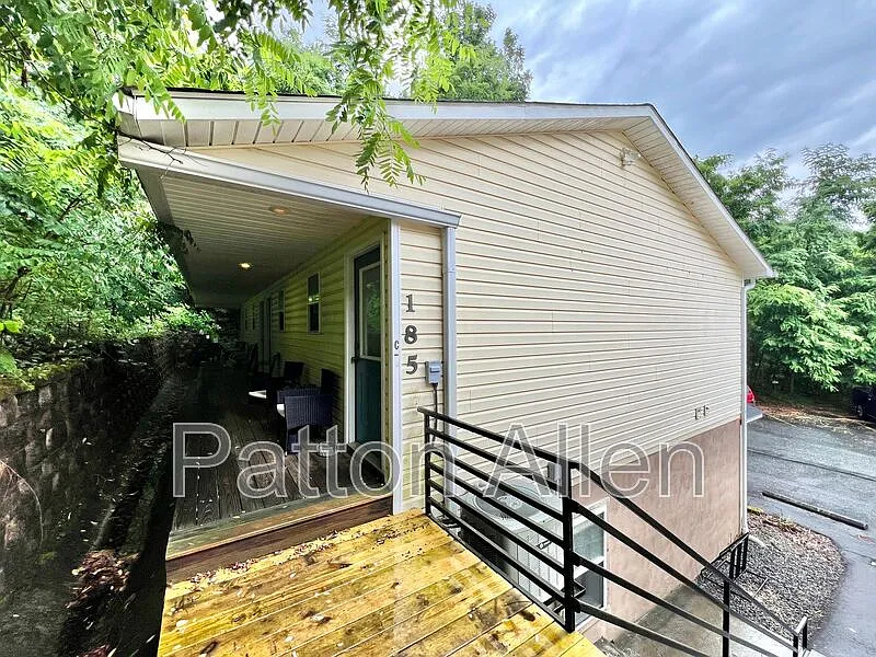 Building Photo - 183 Citadel Dr #185E